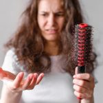 Signification-spirituelle-du-reve-qui-tombe-des-cheveux-9-messages