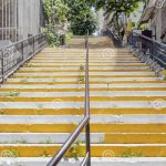 istanbuls-pentes-et-escaliers-en-escalier-istanbul-turkey-juillet-251525428